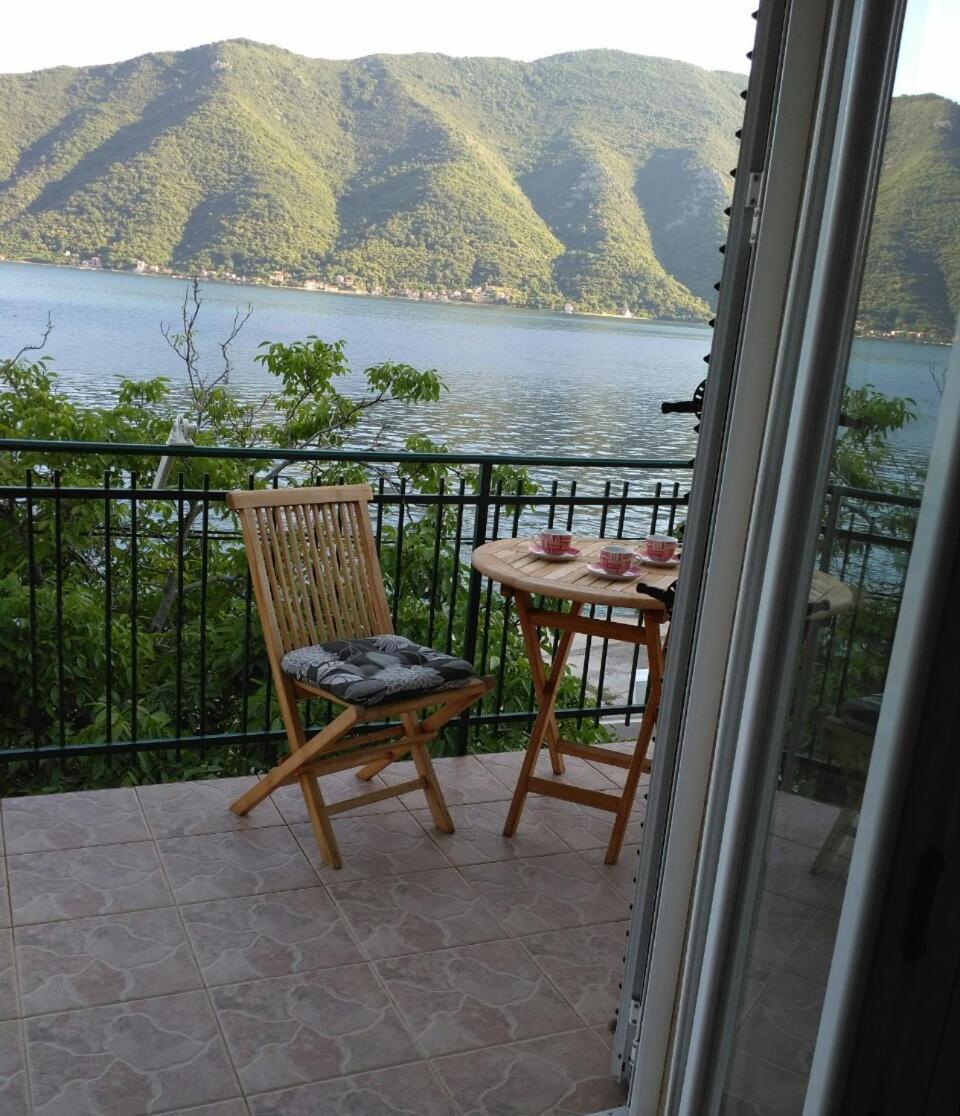 Apartmani Villa Radovic Risan Exterior photo